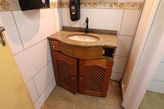 Casa à venda com 4 quartos, 640m² em Vila Jardim, Porto Alegre