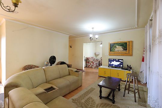 Sala de TV de casa à venda com 4 quartos, 640m² em Vila Jardim, Porto Alegre