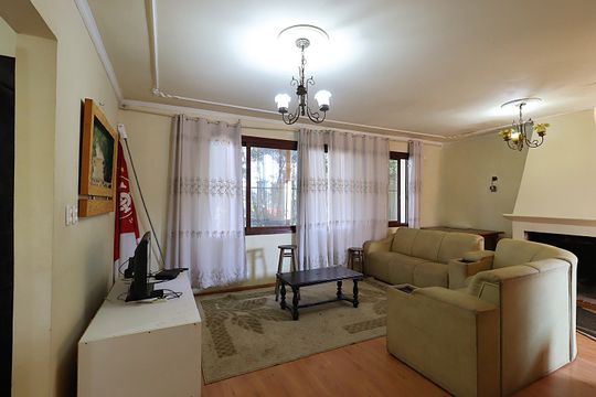 Sala de TV de casa à venda com 4 quartos, 640m² em Vila Jardim, Porto Alegre