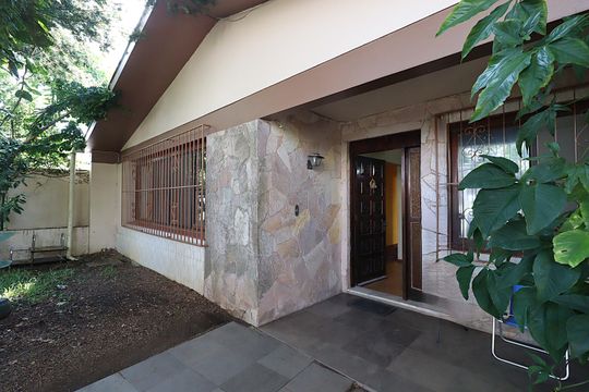 Casa à venda com 4 quartos, 640m² em Vila Jardim, Porto Alegre