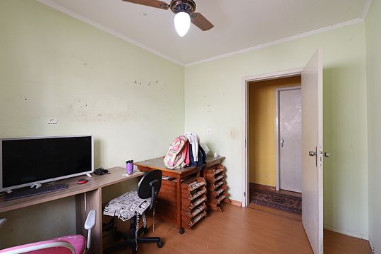 Quarto 3 de casa à venda com 4 quartos, 640m² em Vila Jardim, Porto Alegre