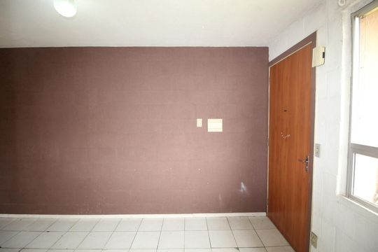 Sala de apartamento à venda com 2 quartos, 41m² em Rubem Berta, Porto Alegre
