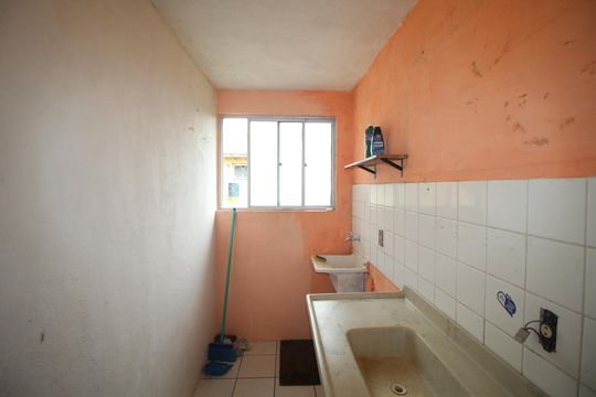 Cozinha de apartamento à venda com 2 quartos, 41m² em Rubem Berta, Porto Alegre