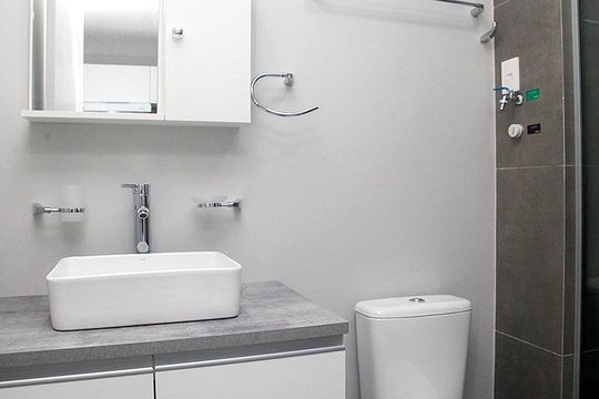 Banheiro de apartamento para alugar com 1 quarto, 27m² em Cidade Baixa, Porto Alegre