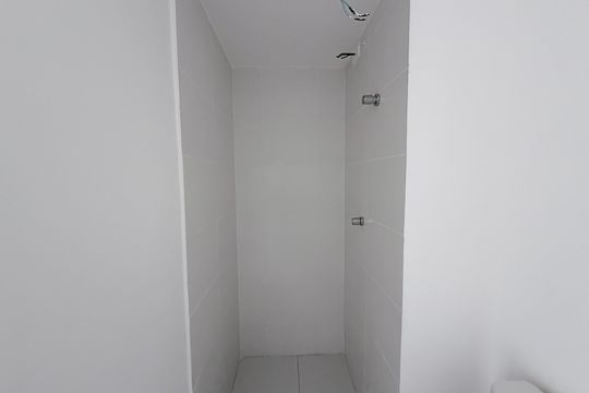 Banheiro de apartamento para alugar com 1 quarto, 27m² em Brás, São Paulo