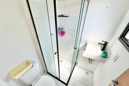 Banheiro da Suíte de casa de condomínio à venda com 2 quartos, 52m² em Parque Peruche, São Paulo