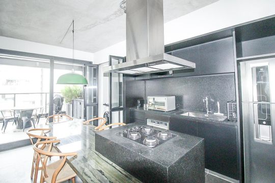 Cozinha de apartamento à venda com 2 quartos, 104m² em Vila Madalena, São Paulo