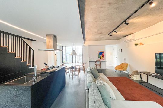 Cozinha de apartamento à venda com 1 quarto, 156m² em Vila Madalena, São Paulo