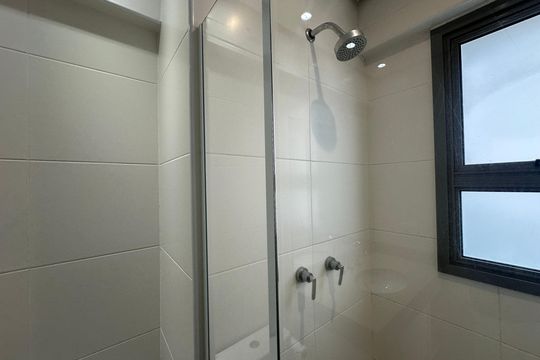 Banheiro da Suíte de apartamento à venda com 1 quarto, 53m² em Alphaville Industrial, Barueri