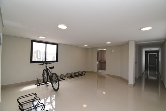 Área comum - Bicicletário de kitnet/studio para alugar com 1 quarto, 22m² em Centro, Curitiba