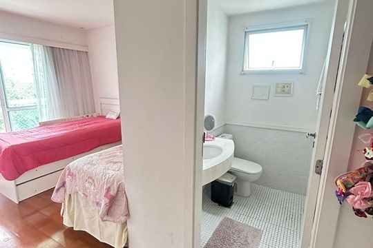 Quarto de apartamento à venda com 3 quartos, 161m² em Barra da Tijuca, Rio de Janeiro
