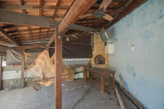 Churrasqueira de casa para alugar com 3 quartos, 150m² em Colubandê, São Gonçalo