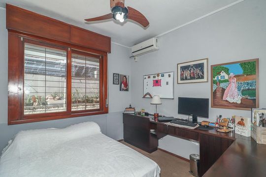 Quarto 2 de casa para alugar com 4 quartos, 223m² em Chácara das Pedras, Porto Alegre