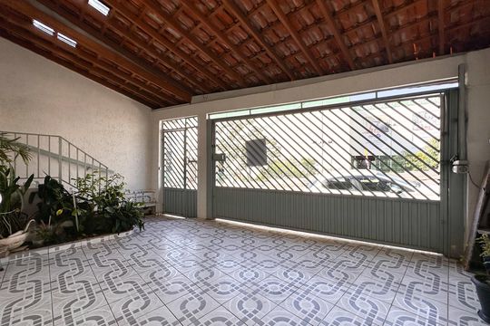 Garagem de casa à venda com 4 quartos, 200m² em Planalto, São Bernardo do Campo