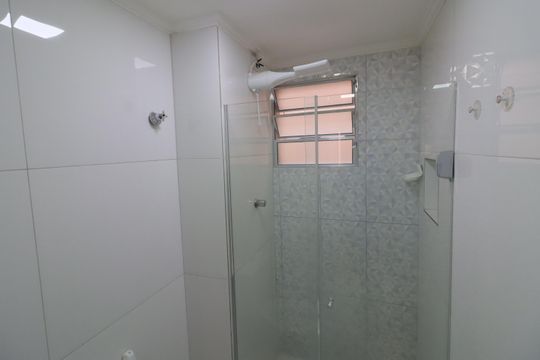 Banheiro de apartamento para alugar com 2 quartos, 55m² em Conceicao, Osasco