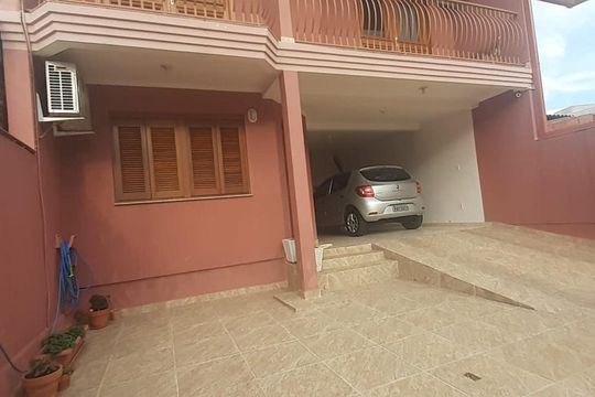 Garagem de casa à venda com 4 quartos, 201m² em Mato Grande, Canoas