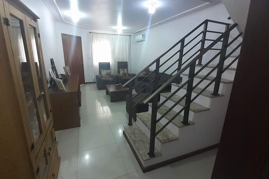 Sala de casa à venda com 4 quartos, 201m² em Mato Grande, Canoas