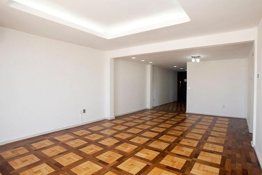 Sala de apartamento para alugar com 3 quartos, 118m² em Bom Fim, Porto Alegre