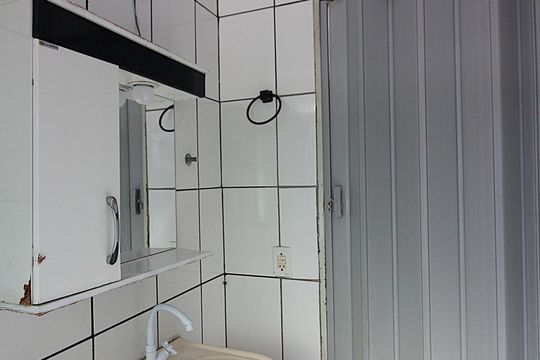 Banheiro Social de casa à venda com 1 quarto, 170m² em Condomínio Maracanã, Santo André