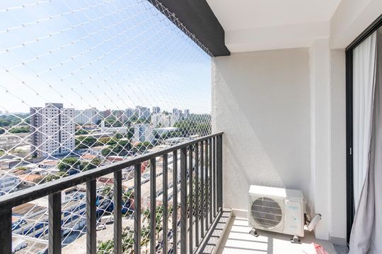 Varanda de kitnet/studio para alugar com 1 quarto, 24m² em Santo Amaro, São Paulo