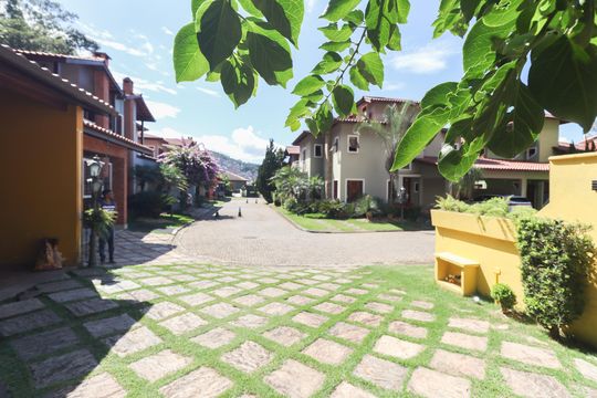Garagem de casa para alugar com 4 quartos, 580m² em Vila Albertina, São Paulo