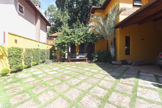 Garagem de casa para alugar com 4 quartos, 580m² em Vila Albertina, São Paulo
