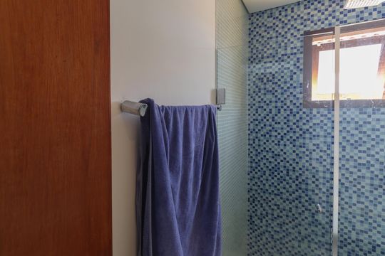 Banheiro de casa para alugar com 4 quartos, 580m² em Vila Albertina, São Paulo