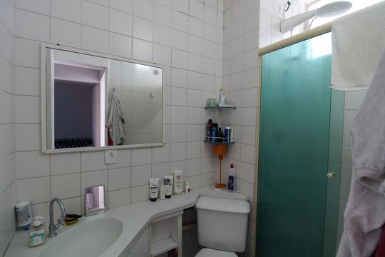 Banheiro de apartamento à venda com 2 quartos, 46m² em Jaguaré, São Paulo