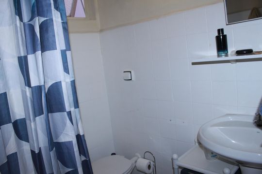 Banheiro social de apartamento à venda com 2 quartos, 48m² em Vila Buarque, São Paulo