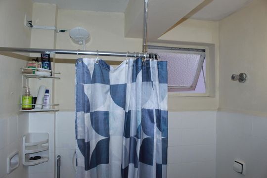 Banheiro social de apartamento à venda com 2 quartos, 48m² em Vila Buarque, São Paulo