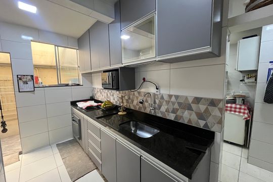 Cozinha de apartamento à venda com 2 quartos, 62m² em Tauá, Rio de Janeiro