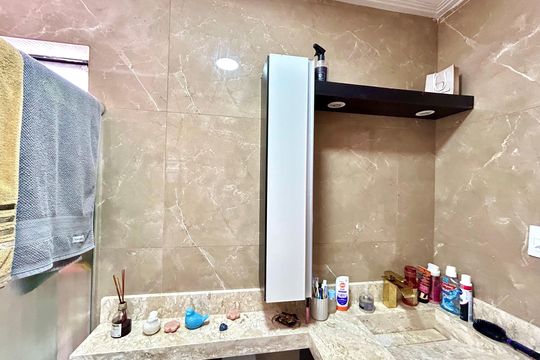 Banheiro da Suíte de casa à venda com 3 quartos, 194m² em Parque Santo Antonio, Guarulhos