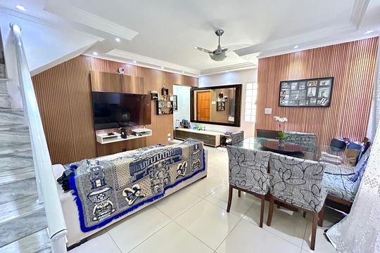 Casa à venda com 3 quartos, 194m² em Parque Santo Antonio, Guarulhos