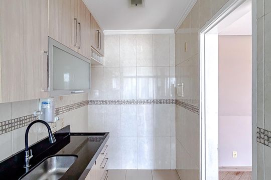 Cozinha de apartamento à venda com 2 quartos, 49m² em Vila Carrão, São Paulo