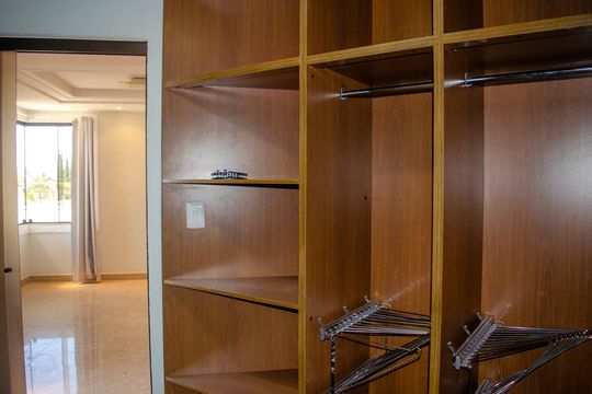 Casa de Condomínio para alugar com 3 quartos, 438m² em Jardins Mônaco, Aparecida de Goiânia