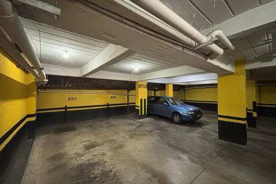 Garagem de apartamento à venda com 3 quartos, 135m² em Itapoã, Belo Horizonte
