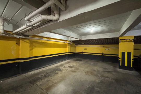 Garagem de apartamento à venda com 3 quartos, 135m² em Itapoã, Belo Horizonte