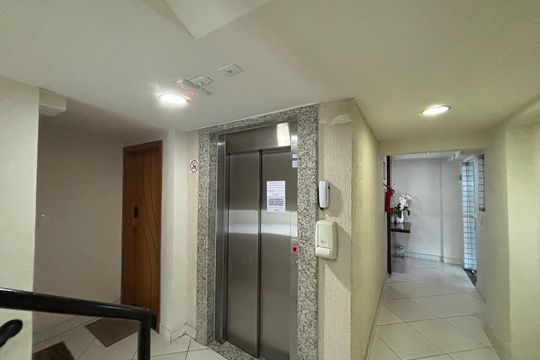 Elevador de apartamento à venda com 3 quartos, 135m² em Itapoã, Belo Horizonte