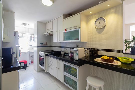 Cozinha de apartamento à venda com 2 quartos, 72m² em Lapa, São Paulo