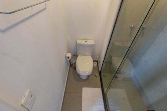 Banheiro de apartamento à venda com 1 quarto, 24m² em Liberdade, São Paulo
