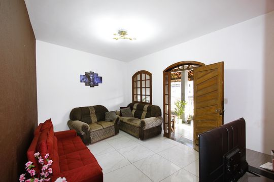 Casa à venda com 4 quartos, 350m² em Cidade Industrial, Belo Horizonte