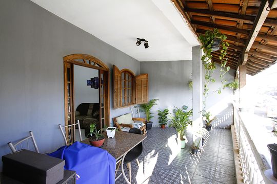 Varanda da Sala de casa à venda com 4 quartos, 350m² em Cidade Industrial, Belo Horizonte