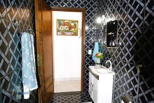Banheiro 3 de casa à venda com 4 quartos, 350m² em Cidade Industrial, Belo Horizonte