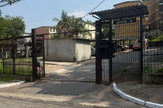 Fachada de apartamento para alugar com 2 quartos, 49m² em Capão Redondo, São Paulo