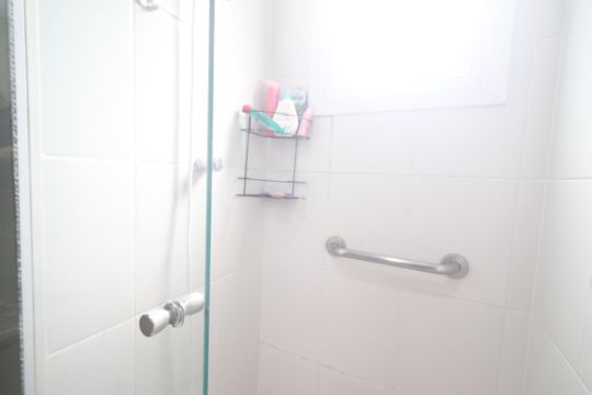 Banheiro de apartamento à venda com 2 quartos, 67m² em Vila Nova, Novo Hamburgo