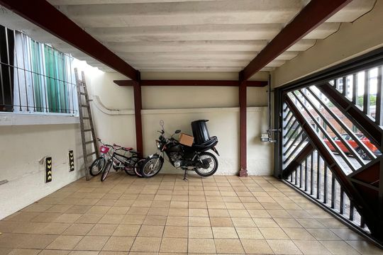 Garagem de casa à venda com 5 quartos, 125m² em Jardim Bonfiglioli, São Paulo