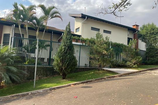 Fachada de casa à venda com 4 quartos, 523m² em Jardim Atibaia (Sousas), Campinas