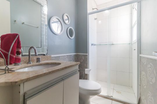 Banheiro da Suíte de apartamento para alugar com 2 quartos, 63m² em Cezar de Souza, Mogi das Cruzes