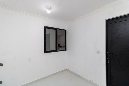 Quarto de casa para alugar com 2 quartos, 70m² em Jardim Guanca, São Paulo