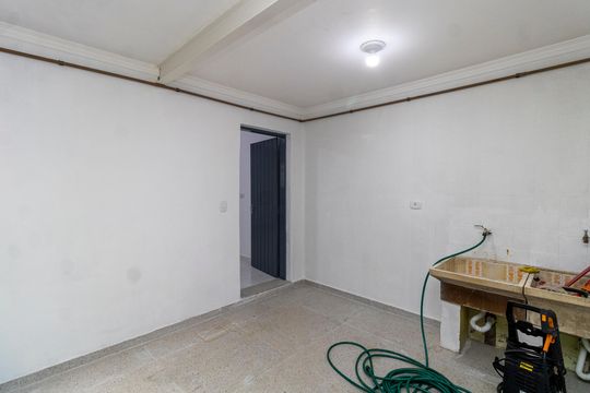 Área de Serviço de casa para alugar com 2 quartos, 70m² em Jardim Guanca, São Paulo